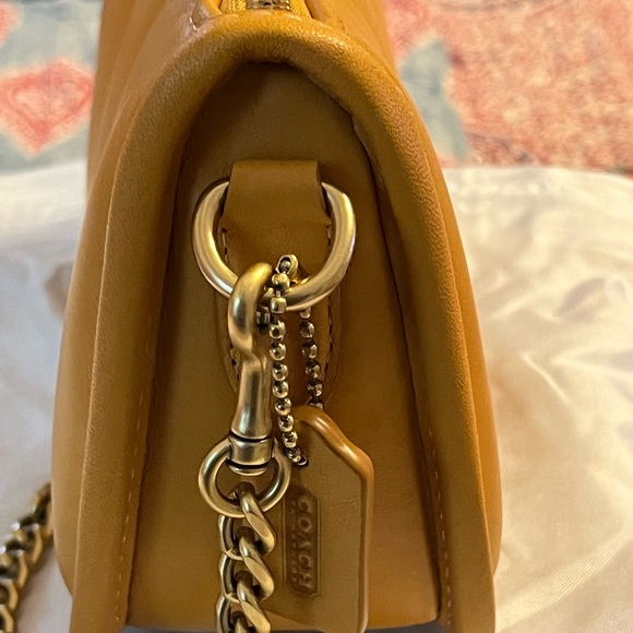 Coach Quilted Swinger 20 Buttercup Handbag - Picture 9 of 10